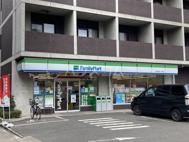 コンビニ　ファミリーマート岩塚本通一丁目店（コンビニ）まで322m