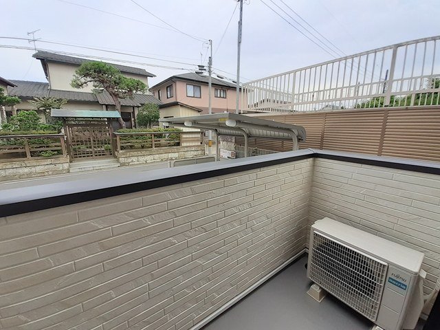 バルコニー　外からの目が気にならないバルコニーで洗濯物が干せます