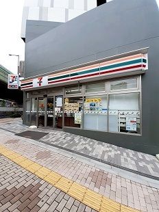 コンビニ　セブンイレブン上十条4丁目店（コンビニ）まで78m