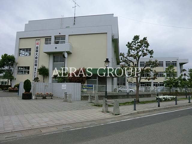 中学校　川口市立榛松中学校（中学校）まで469m