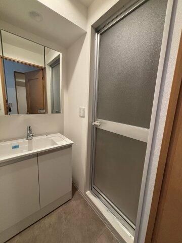 洗面設備　写真は同タイプ住居です。