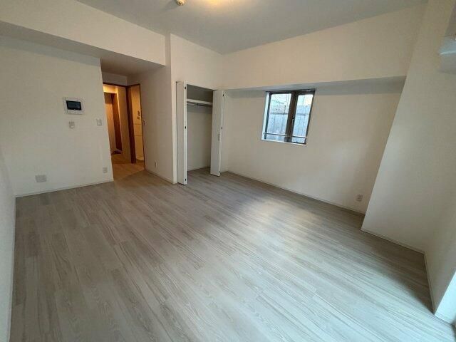 居室・リビング　写真は同タイプ住居です。