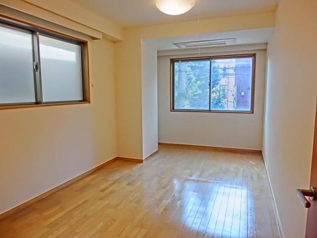 その他部屋・スペース　ゆったりとした9.6帖洋室