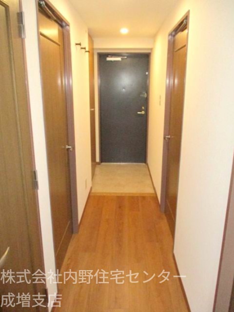 玄関　室内側から見た玄関部分