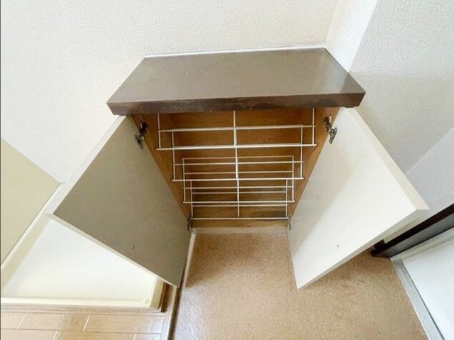 玄関　別部屋同仕様タイプ
