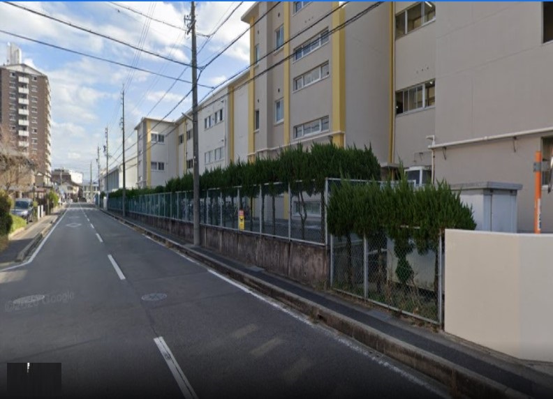中学校　尾張旭市立旭中学校（中学校）まで2504m