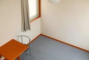 レオパレスフルールの居間写真