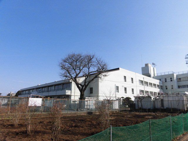 中学校　小金井市立南中学校（中学校）まで454m
