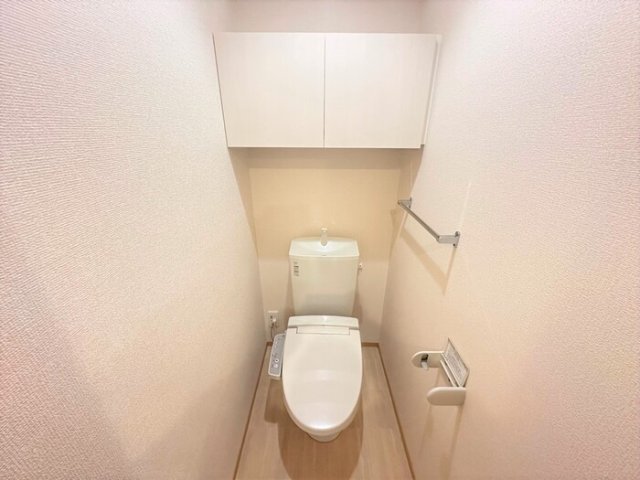 トイレ　※別号室の参考写真、現況優先※