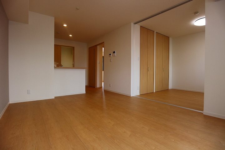 居室・リビング　・同型参考写真