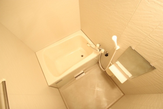 バス・シャワールーム　※別部屋の写真です