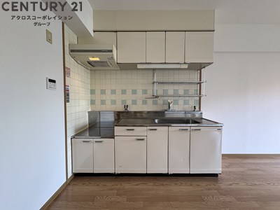 キッチン　壁付けキッチンでスペースを最大限有効活用できます！
