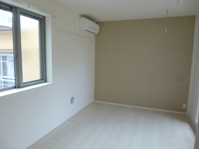 居室・リビング　★明るいお部屋です★