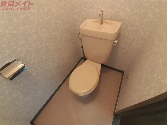 トイレ　同物件別室画像