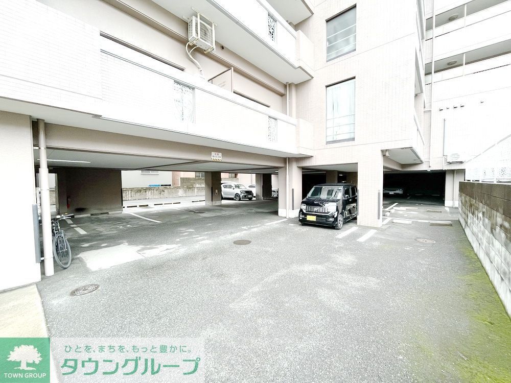 駐車場　駐車場
