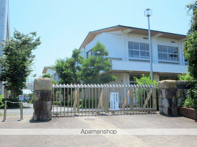 中学校　雄踏中学校（中学校）まで33m