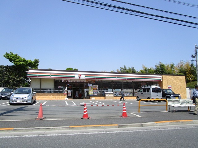 コンビニ　セブン-イレブン 八王子横川東店（コンビニ）まで687m