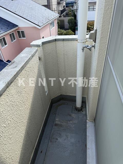 バルコニー　暖かな日差しのふりそそぐバルコニー