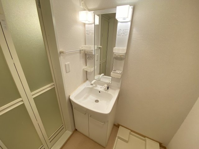 洗面設備　使いやすい洗面所です