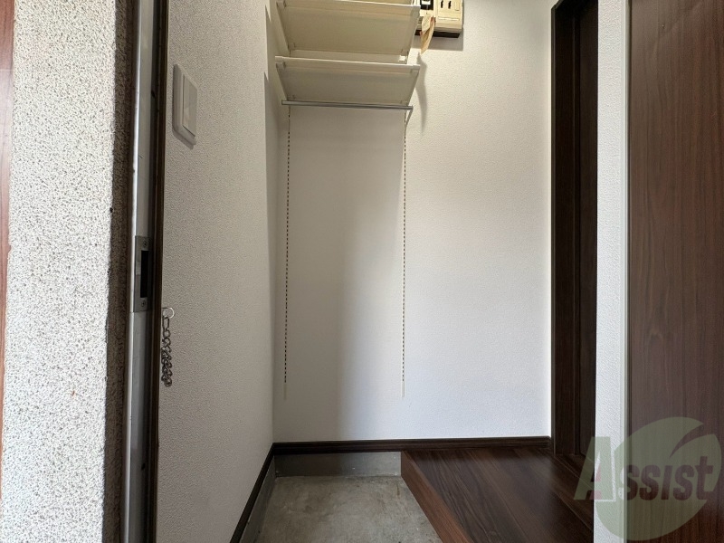 玄関　玄関の様子です。明るい印象ですね。気分もあがりそう。