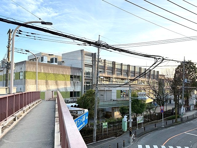 小学校　川崎市立西生田小学校（小学校）まで498m