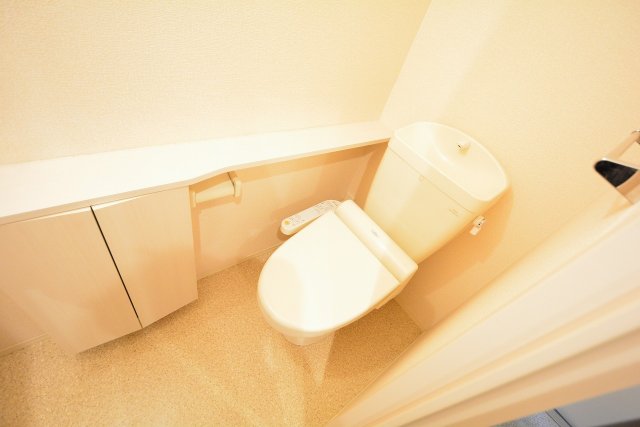 トイレ　ウォシュレット付きのトイレです♪
