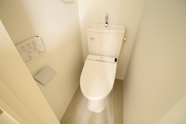 トイレ　ウォシュレット付きのトイレです☆
