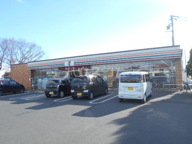 コンビニ　セブン-イレブン伊勢崎安堀町店（コンビニ）まで888m