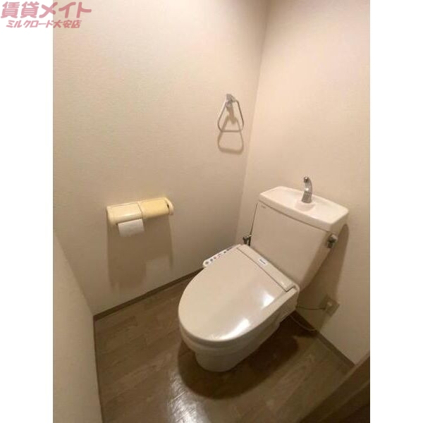 トイレ　別部屋画像参考
