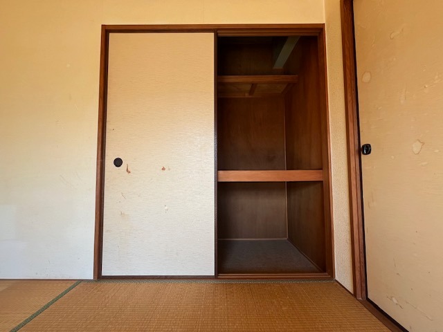 収納　改装前写真