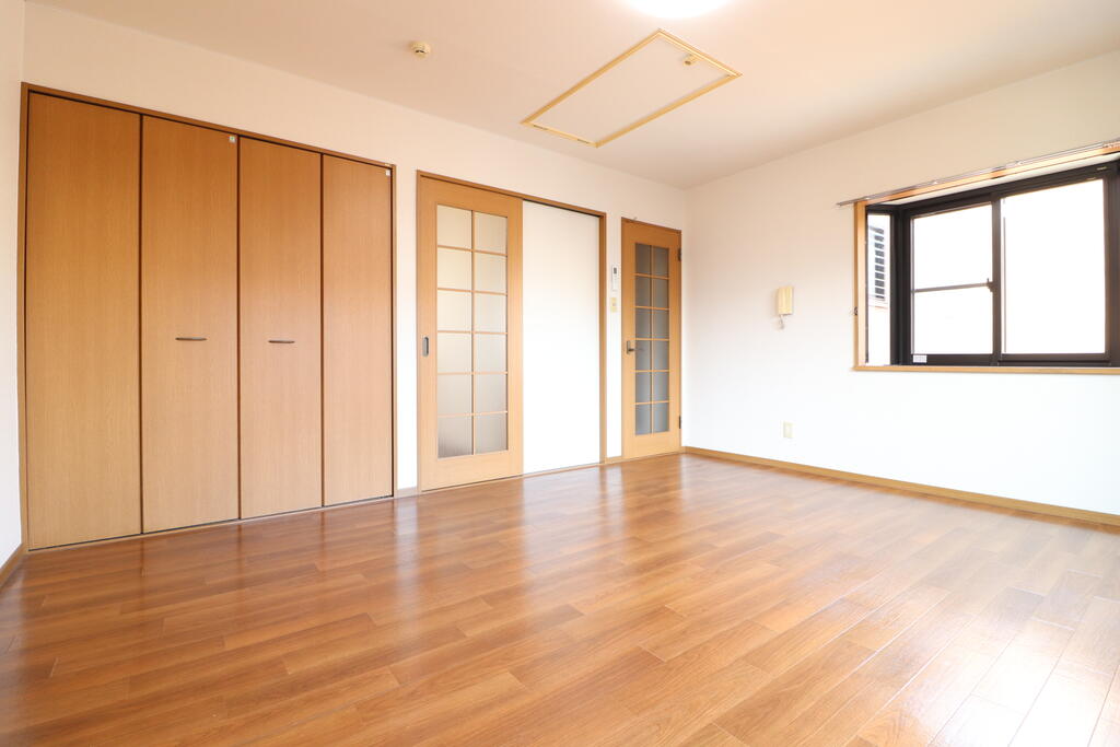 居室・リビング　10帖の広く快適に過ごしていただける空間♪