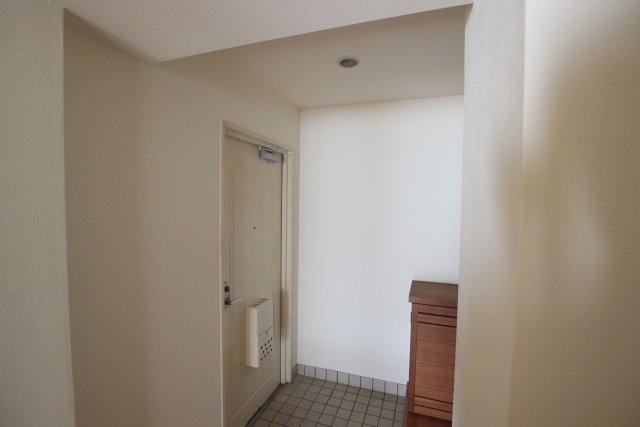 玄関　別部屋写真です