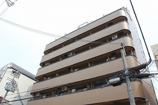 建物外観　タイル貼りの外観