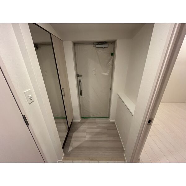 スプランディッド上本町WESTの玄関写真