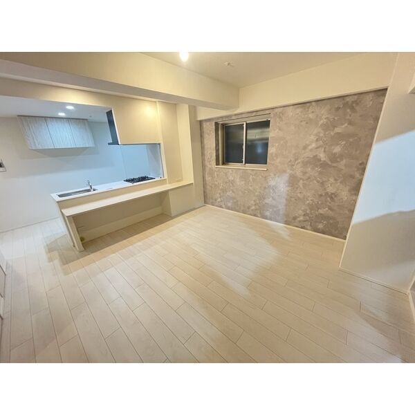 スプランディッド上本町WESTの居間写真