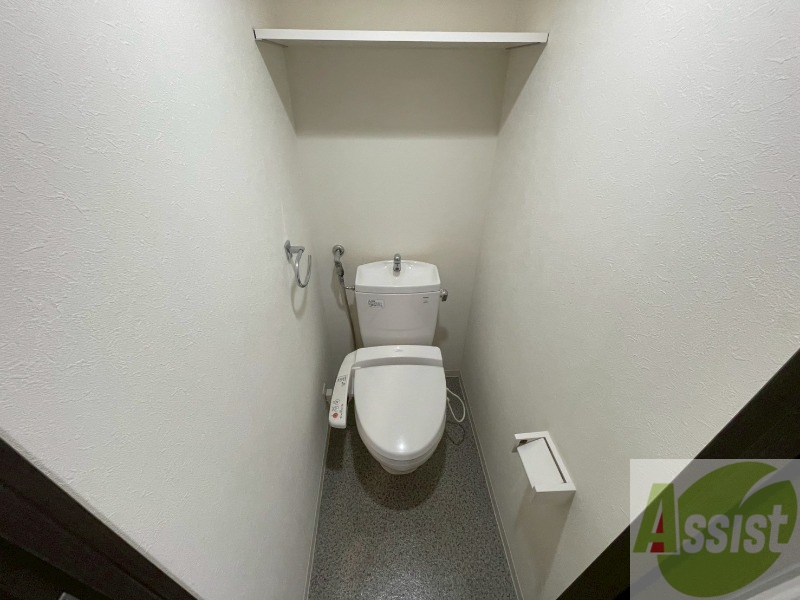 トイレ　ウォシュレット機能がついたトイレです。安心して使用できます。