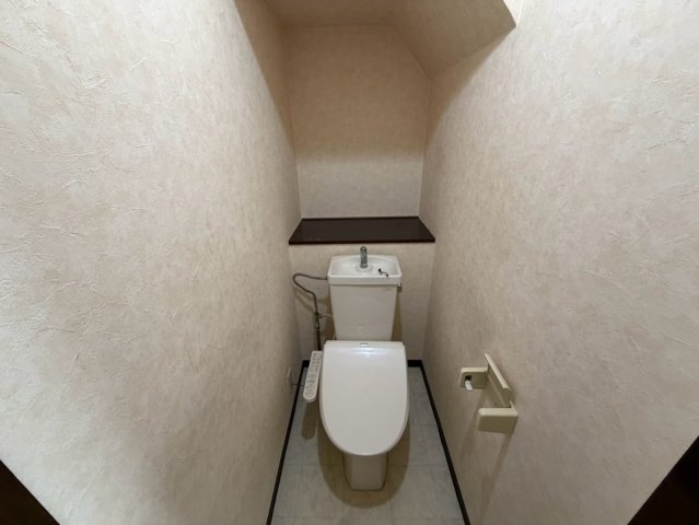 魚崎北町2丁目戸建のトイレ写真