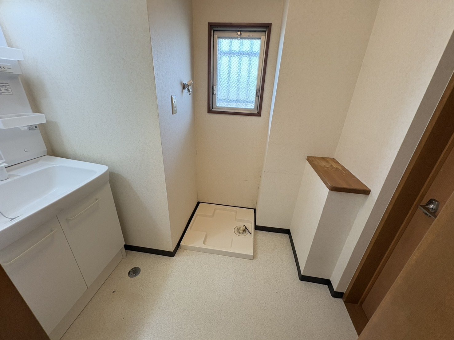 洗面設備　※他室写真　現況優先※