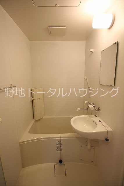 東急東横線 学芸大学駅 徒歩14分 2階建 築28年の風呂写真