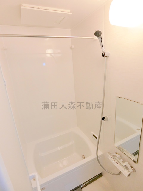 バス・シャワールーム　追焚と浴室乾燥機付きのバスルーム　お風呂
