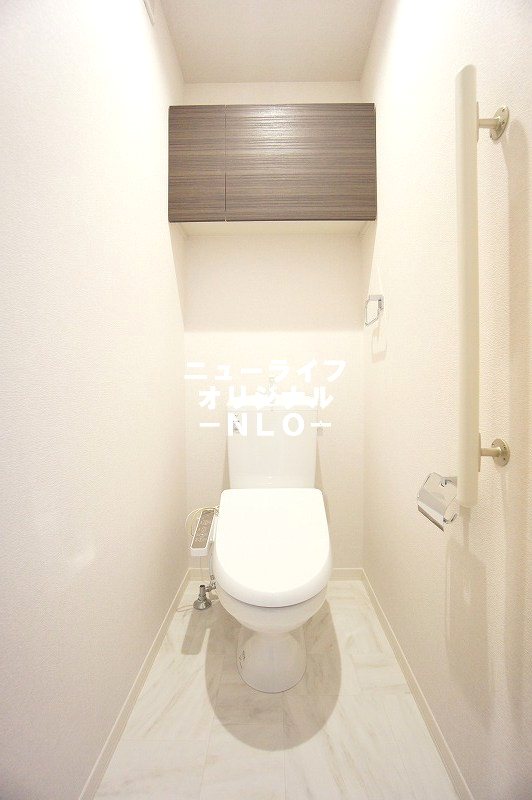 トイレ　快適な温水洗浄便座付きトイレです☆