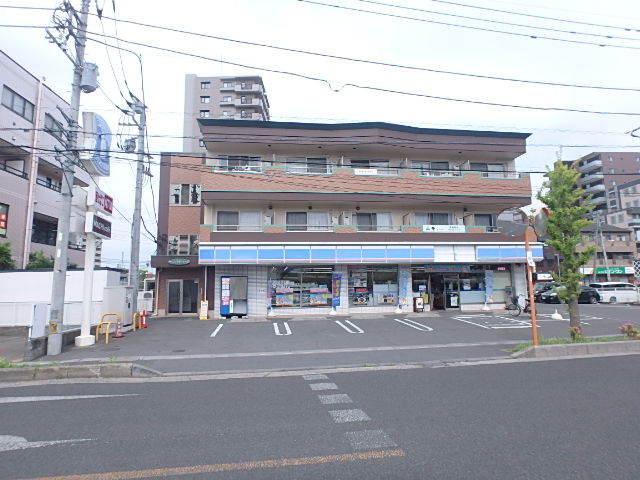 コンビニ　ローソン（コンビニ）まで246m