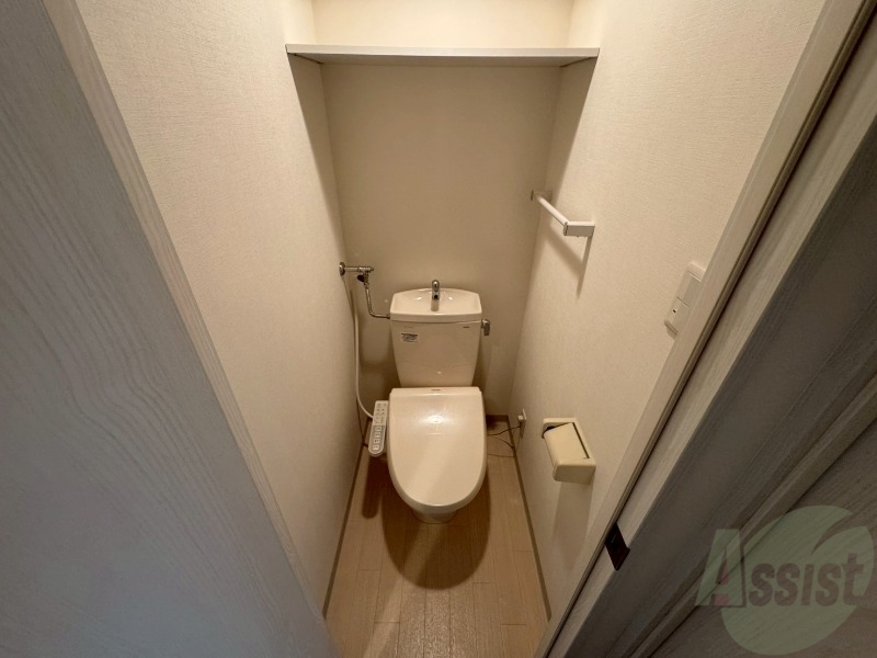 トイレ　こちらはトイレです。清潔感があり、安心して使用できます。