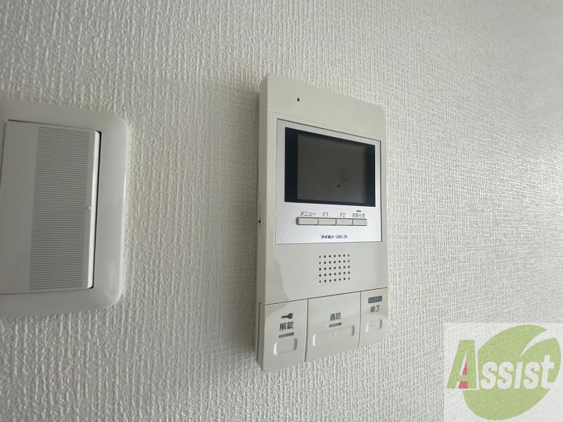 セキュリティ　ＴＶモニター付インターホンです。来客者の顔が見えるので安心！