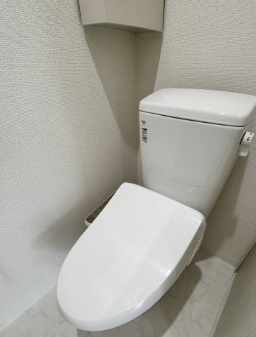 トイレ　落ち着いた色調のトイレです♪