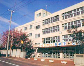 小学校　札幌市立南白石小学校（小学校）まで982m