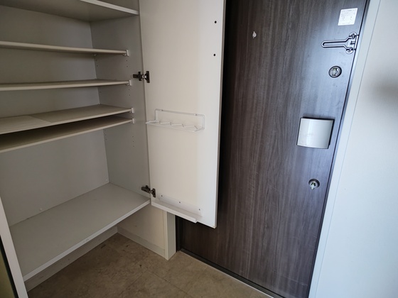 玄関　※別部屋の写真です