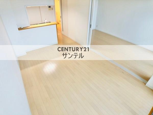 Brooks Square 2の居間写真
