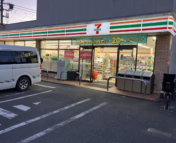コンビニ　セブンイレブン矢口渡駅前店（コンビニ）まで70m