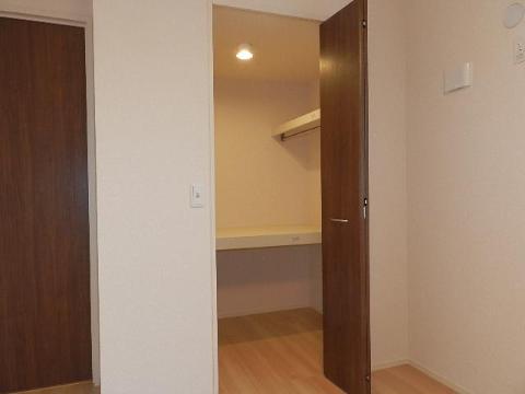 収納　ウォークインクローゼット